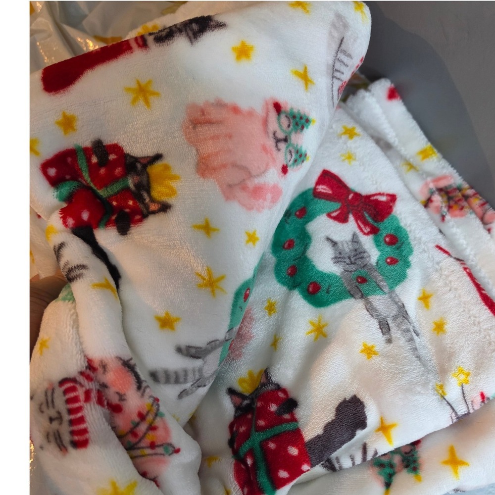 Holiday Christmas Cat Plush Fleece Throw Blanket Festive Feline Print White70x54 - Picture 4 of 4